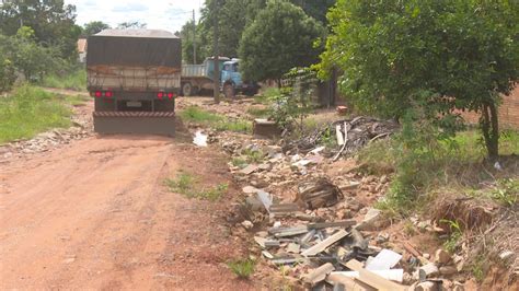 Moradores reclamam de rua esburacada em Ji Paraná RO Ji Paraná e