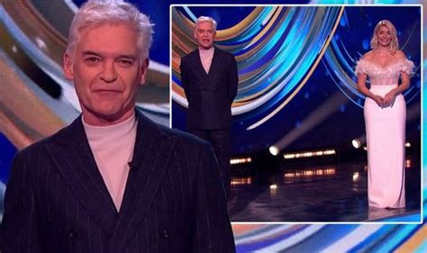 Dancing On Ice Phillip Schofield Takes Spotlight Off Holly As Fans