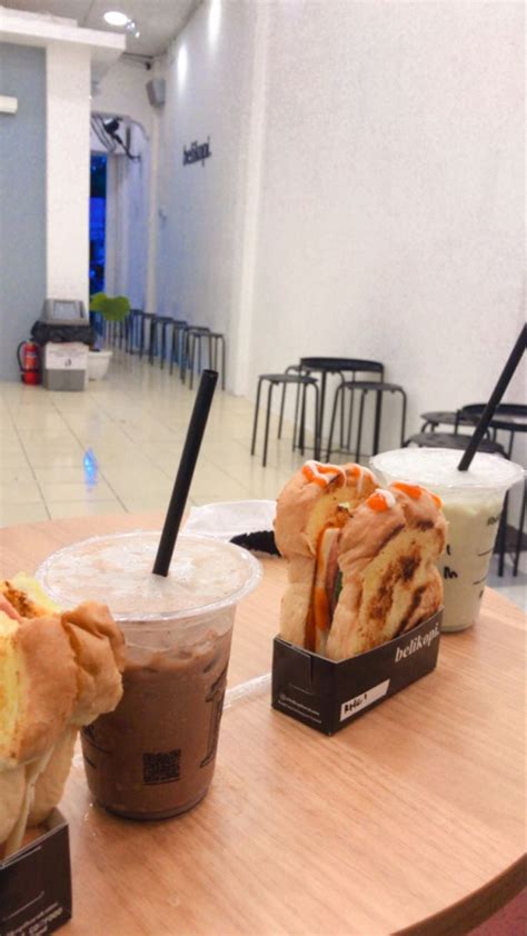 aesthetic food makanan roti kopi