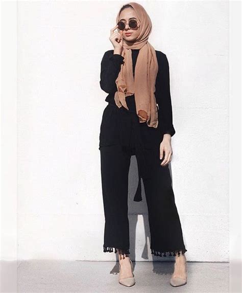 What To Wear Hijab Outfit In Black Hijab