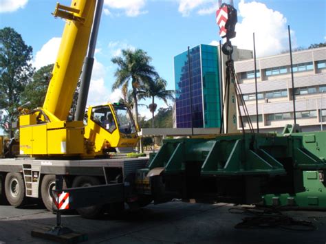 Transporte De Cargas Enfrenta Dificuldades JZ Munck Aluguel De