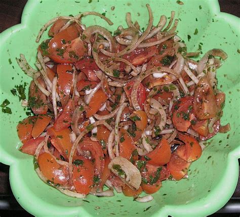 Tomaten Zwiebel Salat Von Tartuffo Chefkoch De