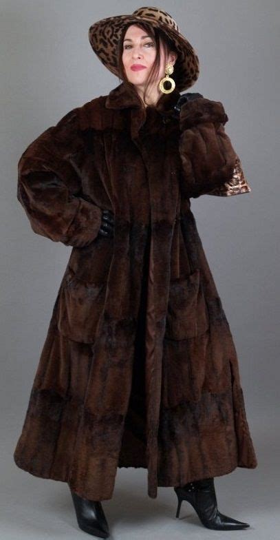 Pin By Richard On Schnellgemerkte Pins Coat Fur Coat Fashion