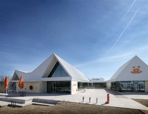 pet resource center on falkenburg 8