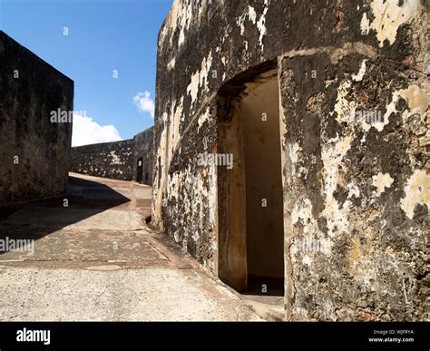 A view inside the Castillo de San Felipe del Morrow Stock Photo - Alamy