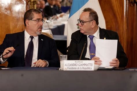 El presidente electo de Guatemala anunció la suspensión del proceso de