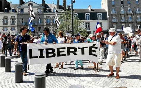 Florian Philippot Saint Brieuc Une Contre Manif Du Collectif De