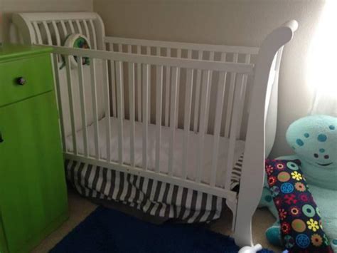 Bassett Drop Side Crib