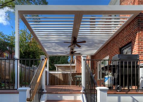 Del Ray Pergola With Equinox Adjustable Louvers Classique Terrasse