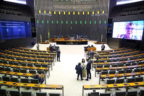 Deputados articulam restringir benefícios no setor de eventos e cultura