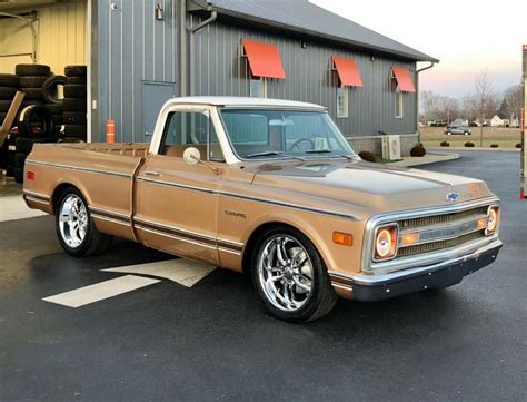 1969 C10 CST Short Bed Fuel Injected BBC Disc Brakes Resto Mod Pro