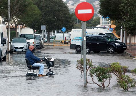 Tormentas En Valencia Las Lluvias Torrenciales Descargan Con Fuerza