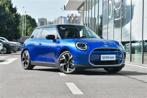 【电动mini Cooper452km Cooper Se 艺术家侧前45度车头向右水平图片 汽车图片大全】 易车