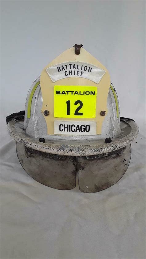 Vintage Antique Chicago Fire Dept Old 12th Battalion Cairns 880 Chief