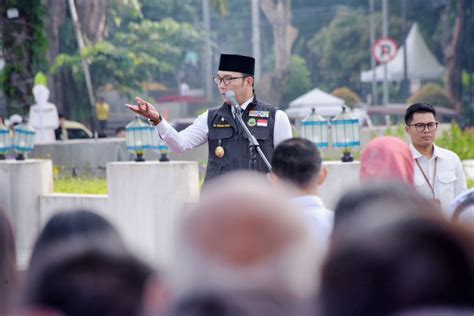 Hari Pertama Kerja Ridwan Kamil Pastikan Pelayanan Publik 100 Persen