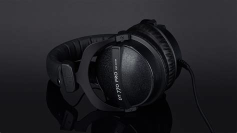 Beyerdynamic DT 770 Pro 250 Ohm Softskin Review | headphonecheck.com