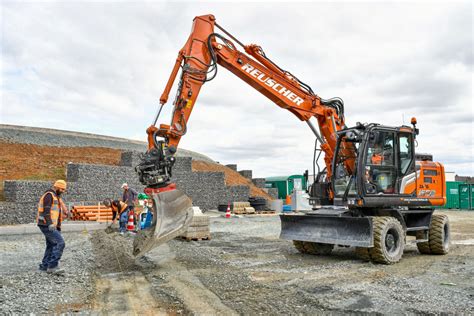 Showtime für den mobilen Zaxis THIS Tiefbau Hochbau Ingenieurbau