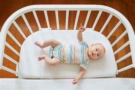 What is a co-sleeper bassinet | Upside Dad