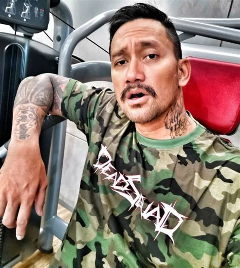 7 Artis Cowok Indonesia Yang Keren Bertato Siapa Aja Nih