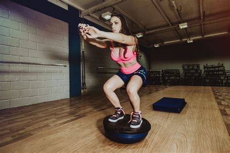 Pelota Bosu Qué Es Beneficios Y Ejercicios Blog Hopp