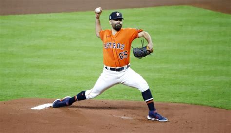 El Mexicano Urquidy Vence A Hill En Duelo De Picheo Y Los Astros Se