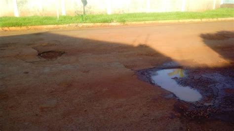 Moradores Do Campo Dourado Reclamam Da Buraqueira Dourados Agora