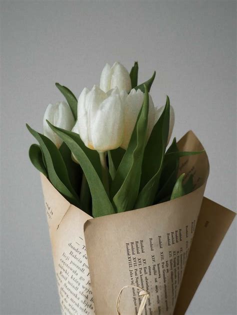 Pin By Deb Twynam On E A S T E R Diy Bouquet Wrap White Tulip