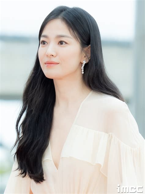 Song Hye Kyo Xu T S C Gi Nh Gi I N Ch Nh T I Baeksang Nh Ng V N