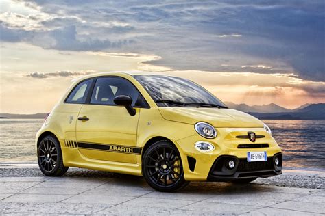 Fiat 500 esportivo, Abarth 595 estreia nova geração - Motor Show