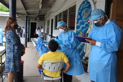 MINSA realiza jornada preventiva de covid 19 en la cárcel de Santiago