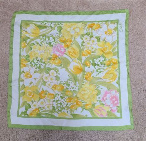 Avon Vintage 70s Scarf Burst Of Spring KENT Green Yellow White Pink