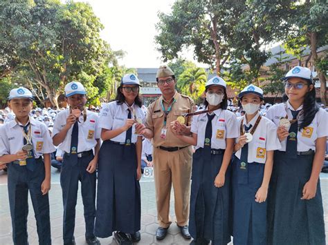 selamat  siswa siswi   meraih juara