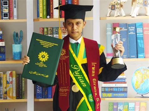 Irwan Girana Wisudawan Peraih Anugerah Adhi Djati Utama UIN Bandung