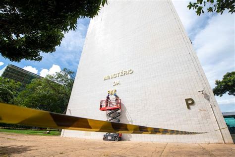 Fazenda Mostra Otimismo E Diz Que PIB Deve Crescer 2 2 Em 2024