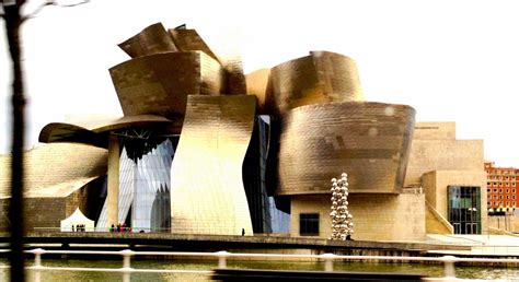 Time Travel: GUGGENHEIM | Museum Bilbao Is Great Architecture, Planning