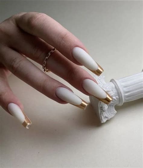 Stunning Gold Nail Inspo To Copy For Your Next Manicure Artofit