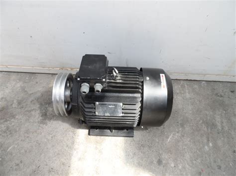 Motor De InducciÓn TrifÁsico De Hierro Fundido Oller Stocks