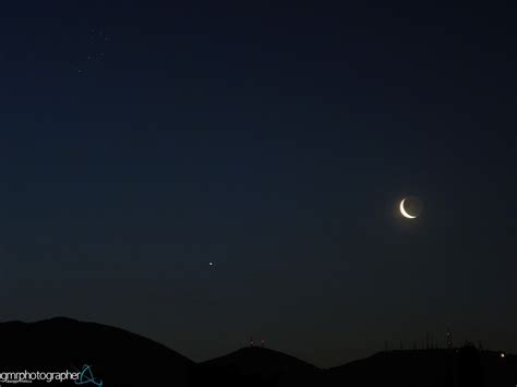 Beautiful Astrophotos: Crescent Moon and Venus Rising - Universe Today