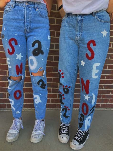 15 Cutest Senior Jeans Ideas We Re Obsessing Over Right Now Artofit