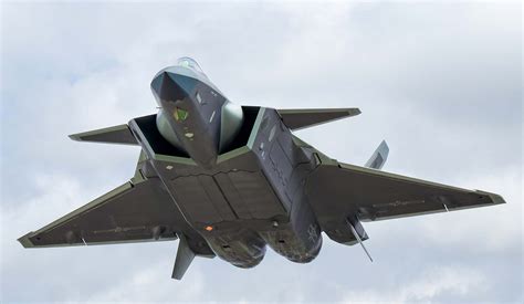 5th-generation J-20 fighter: new stealth capabilities and improved weaponry