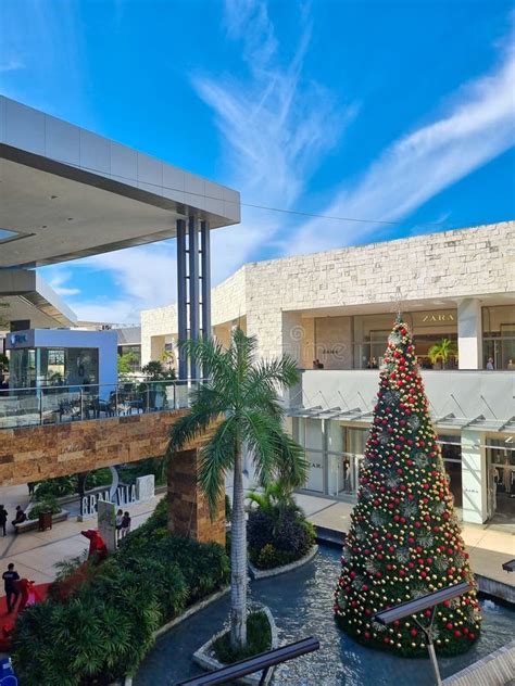 Mexico New Cancun Christmas Tree Of The Marina Harbor Mall Editorial