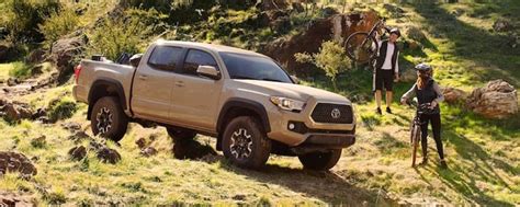 2019 Toyota Tacoma TRD Sport vs TRD Offroad | Ballwin MO