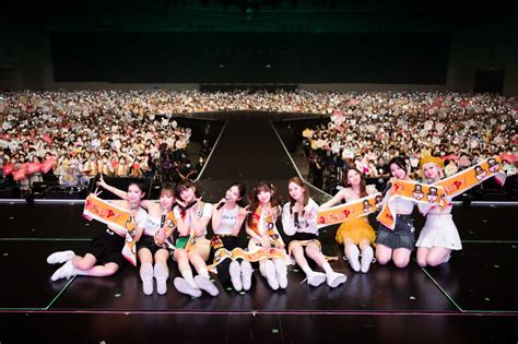 Niziu待望の1st Tour「niziu Live With U 2022 “light It Up”」福岡公演初日1万人を動員