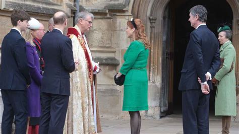 Carlos Iii Reaparece Junto A Camila En La Misa De Pascua Su Primer