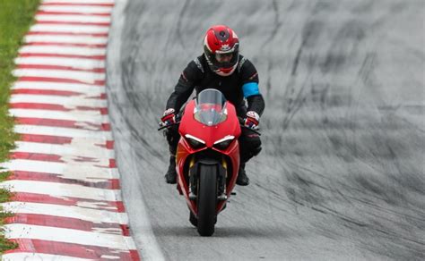 Ducati Panigale V4 First Ride Review - CarandBike