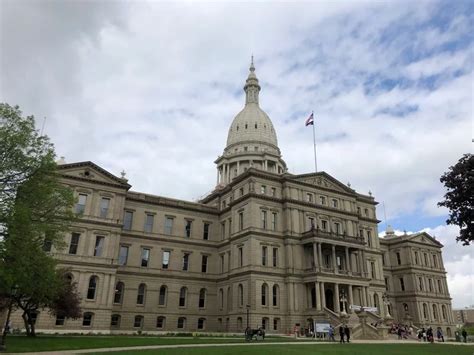 Michigan Legislature OKs restoring half of vetoed funds | Crain's Detroit Business