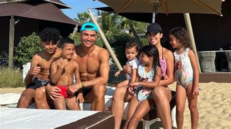 Cristiano Ronaldo drops heartwarming family portrait from recent playdate