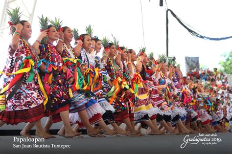 Baile Flor De Piña Historia E Indumentaria Vive Oaxaca