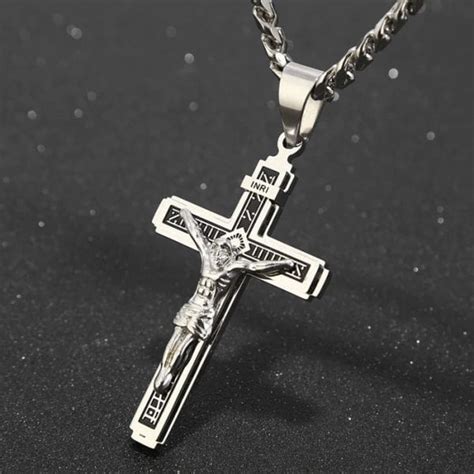 Naszyjnik przedstawiający Jezusa CRUCIFIXCHAIN Vigoshop pl