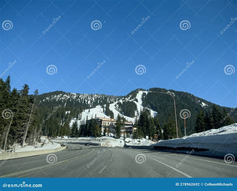Stevens Pass Wa Usa Circa April 2023 Wide View Of The Mountain Pass